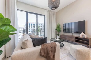 TV - StayShort - Magnificent 2BR in The Brand New The Diplomat (Townsquare)