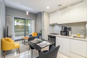 Fridge, microwave, stovetop, toaster