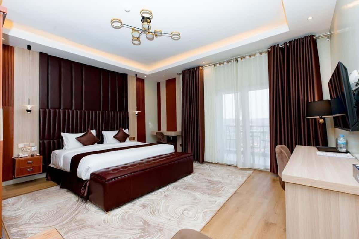 ميني بار وخزنة داخل الغرفة وواي فاي مجانًا