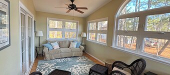 Ohana Sunrise - VERY NICE 3BR, Close to the beach - Linens & Towels provided