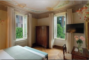 In-room safe, desk, laptop workspace, free WiFi