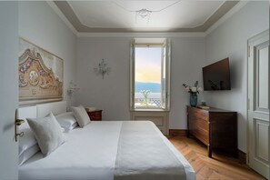 Royal Double or Twin Room, Lake View | In-room safe, desk, laptop workspace, free WiFi - Villa delle Palme  (Gargnano)