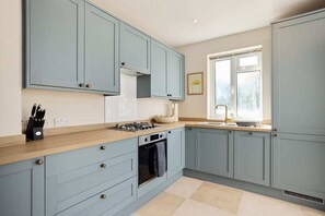 Private kitchen - The Randall Retreat Spacious 4bdr Home With Garden (London)