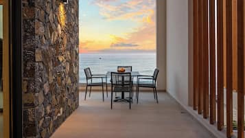 Economy-Apartment, Meerblick, am Strand | Terrasse/Patio