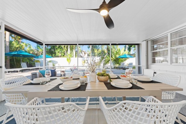 تناول الطعام بالخارج