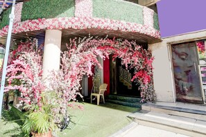 House | Reception