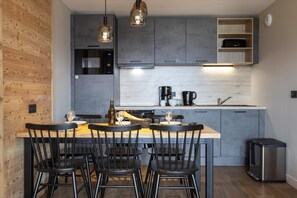 Apartment | Dining