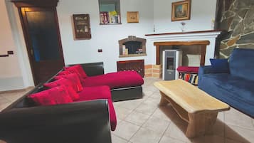 Télévision, cheminée