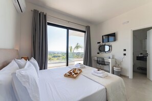 3 bedrooms, in-room safe, iron/ironing board, free WiFi