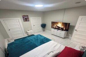 2 bedrooms, iron/ironing board, free WiFi, bed sheets