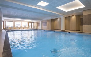Apartment | Pool | Indoor pool, outdoor pool