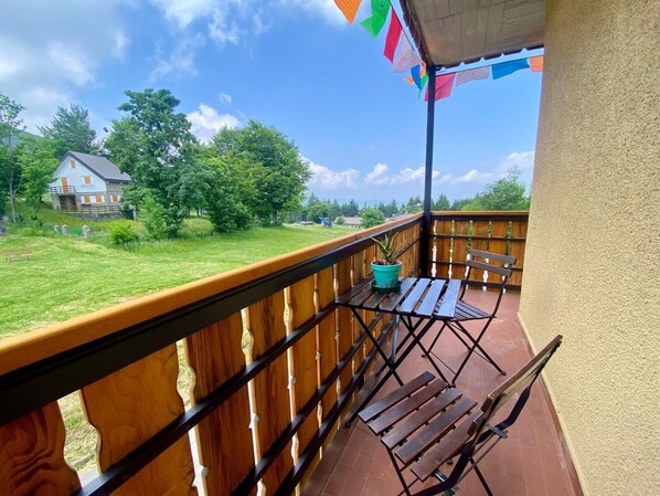 Habitación individual, balcón | Escritorio