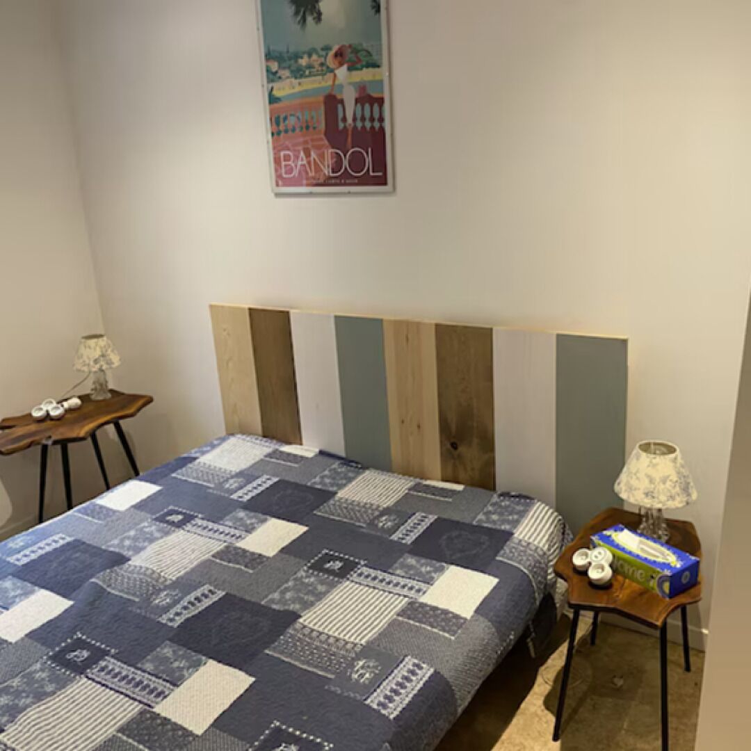 3 chambres, fer et planche à repasser, lit parapluie