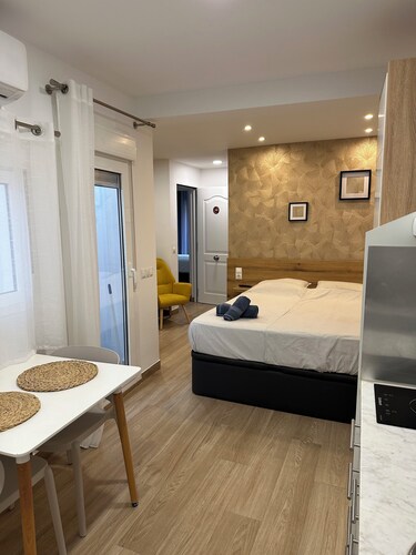 SunSands Studio 1B with patio Playa 76 Carihuela