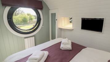 1 bedroom, individually decorated, individually furnished, free WiFi