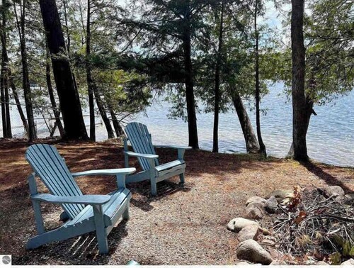 Clam Lake Waterfront Condo | Near Torch Lake