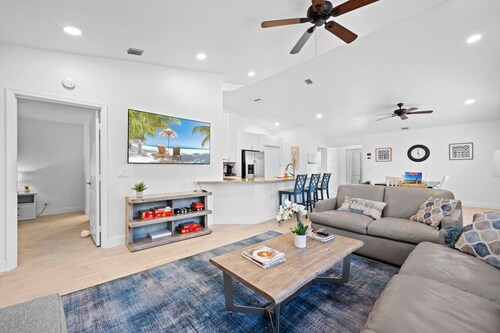 The Jupiter Hideaway