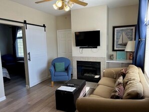 Smart TV, chimenea