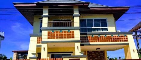 Villa, 3 Bedrooms, Balcony, Garden View | Property entrance