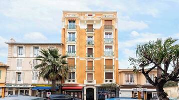 Apartment | Bahagian luar