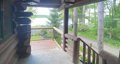 Lakefront Cottage on Java Lake