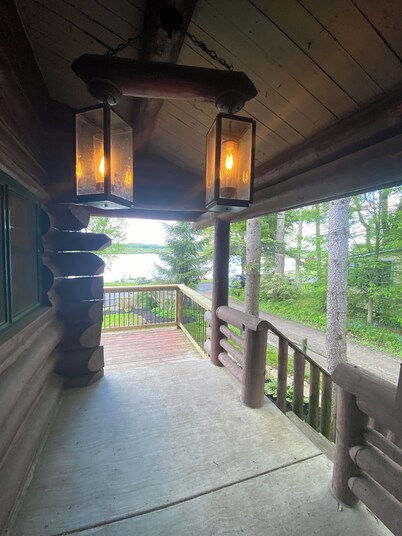 Lakefront Cottage on Java Lake