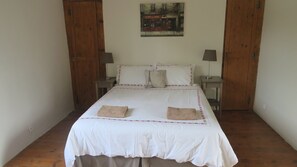 4 slaapkamers, een kluis op de kamer, een bureau