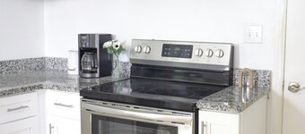 Cozy  3-bedroom house with AC, WiFi in terrific Tallahassee