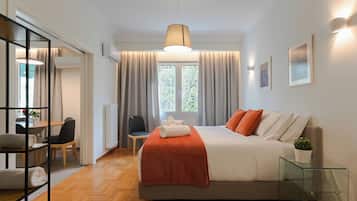 2 bedrooms, desk, iron/ironing board, internet