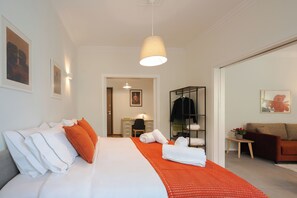 2 chambres, bureau, fer et planche à repasser, accès Internet