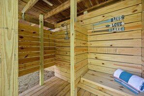 Sauna - Charming 2 Bedroom Cabin Minutes from Lake Cumberland, Great Outdoor Seating! (Somerset)