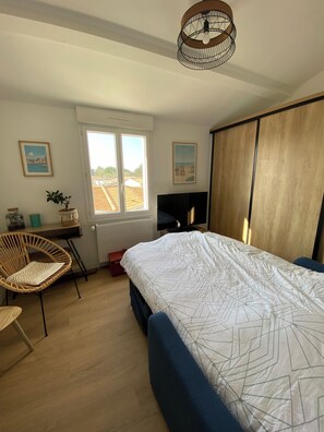 4 室のベッドルーム、WiFi、ベッドシーツ