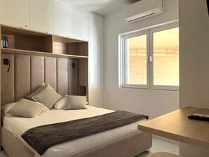 1 habitación, escritorio, tabla de planchar con plancha y wifi gratis