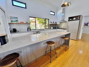 Fridge, microwave, oven, stovetop - Seascape - Kalbarri, WA (Kalbarri)