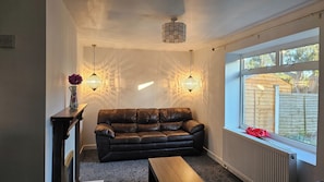 Fireplace - 3-bed House in Newcastle Under Lyme, Free Parking (Chester)