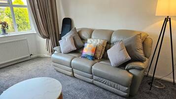 House | Living area | Fireplace