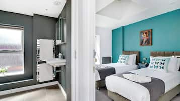 4 bedrooms, iron/ironing board, travel cot, free WiFi