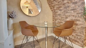 House | In-room dining - Loft on the Common- Near Southsea Beach (Portsmouth)