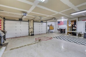 Interior - Garage-40` Balcony-Spacious-Walk to Main-Firepit (Sturgis)