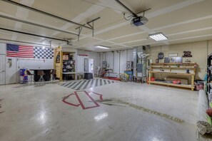 Interior - Garage-40` Balcony-Spacious-Walk to Main-Firepit (Sturgis)