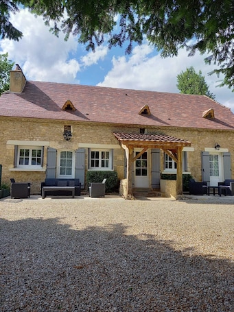 Terrace/patio. Les Gîtes du Pech