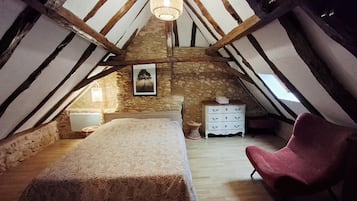 3 bedrooms, premium bedding, individually decorated