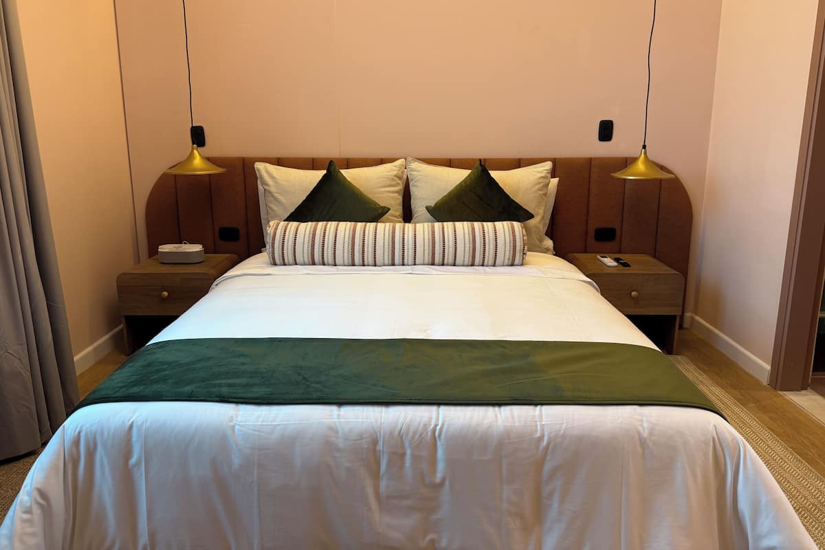 Superior Room, Terrace | 1 bedroom, in-room safe, desk, laptop workspace