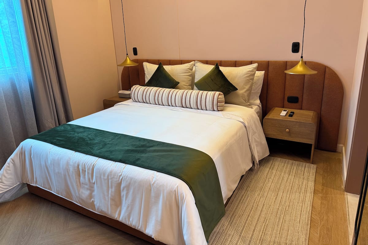 1 bedroom, in-room safe, desk, laptop workspace