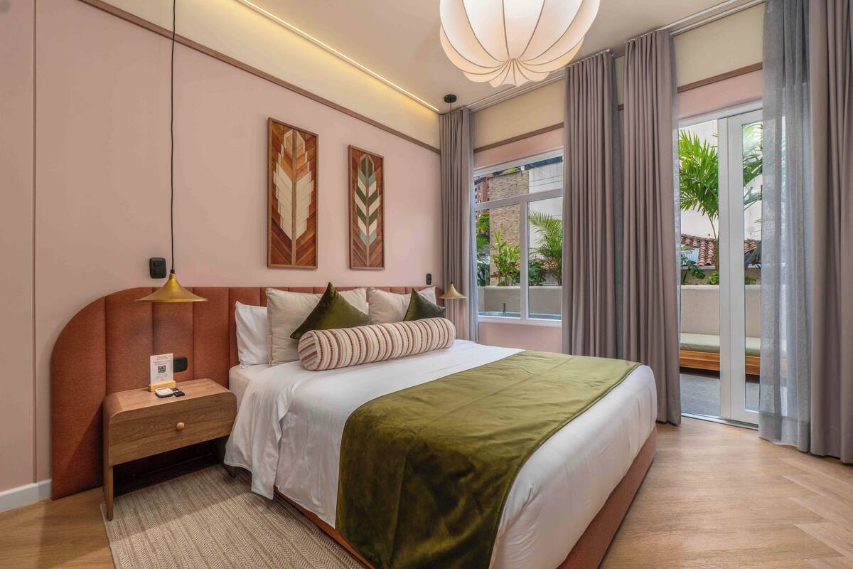 Junior Suite, Jetted Tub | Minibar, in-room safe, desk, laptop workspace