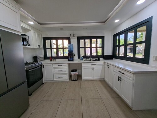 Welcome to the Coconut Grove
Beach front Property