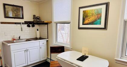 Walkable near downtown 1 Bedroom