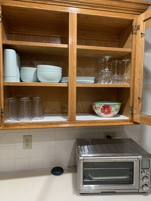 Interior - Peaceful 3-bedroom accessible ranch home with AC, WiFi in Eastside Olathe. (Olathe)