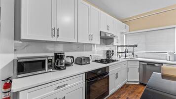 Fridge, microwave, dishwasher, coffee/tea maker