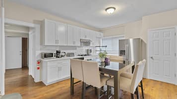 Fridge, microwave, dishwasher, coffee/tea maker